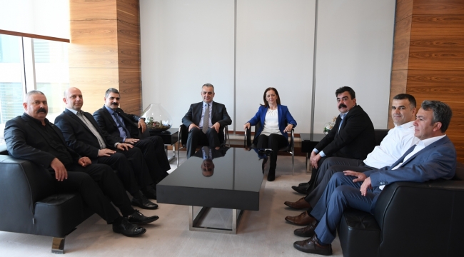 ARZU ÇERKEZOĞLU,” BAŞKAN ESEN’E GÜVENİYORUZ”