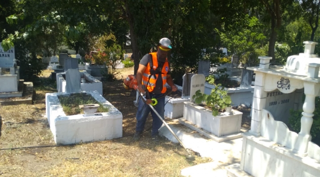 Büyükşehir'den Mezarlıklara Bayram Bakımı