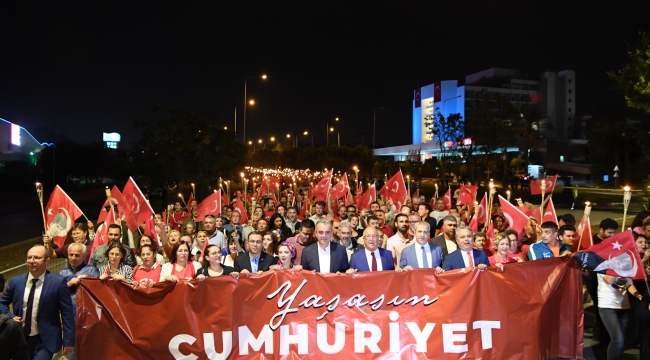 KONYAALTI’NDA “CUMHURİYET YÜRÜYÜŞÜ” COŞKUSU