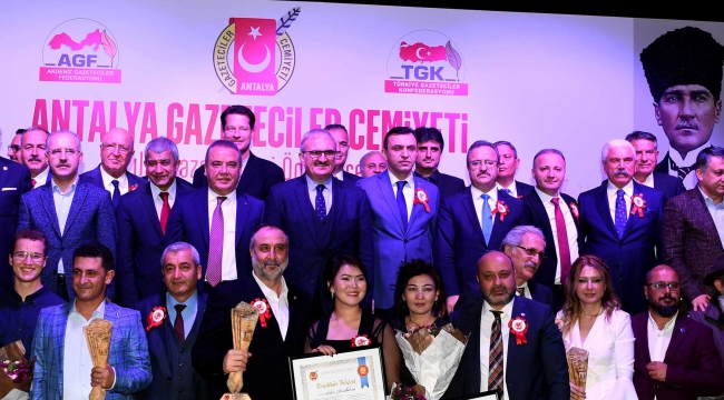 KARALOĞLU ANTALYA GAZETECİLER CEMİYETİ ÖDÜL TÖRENİ’NE KATILDI