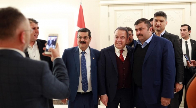 BAŞKAN BÖCEK MUHTARLARI DİNLEDİ