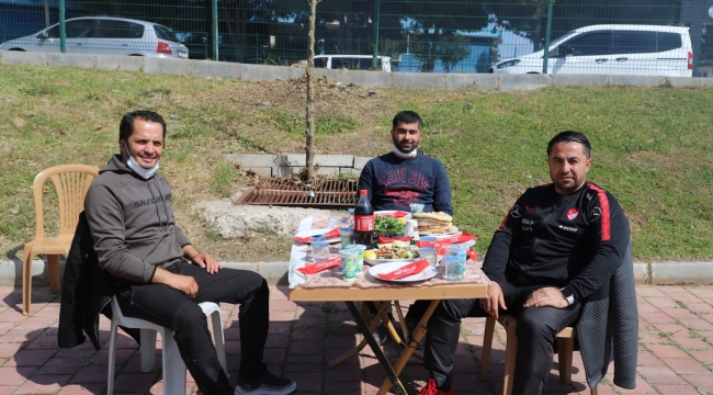 SPORCULARA MANGAL ZİYAFETİ