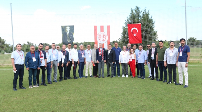 ANTALYASPOR KULÜBÜ DERNEĞİ’NİN YENİ BAŞKANI HESAPCIOĞLU