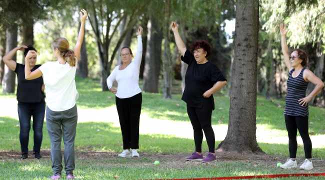 AKTİF YAŞLI HİZMET MERKEZİ’NDE SABAH SPORU