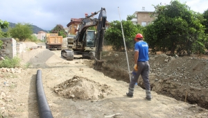 KEMER GÖYNÜK'TE YENİ İMAR YOLLARINA KANALİZASYON