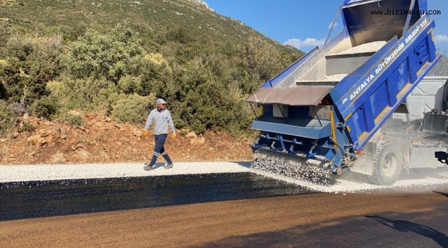 KAŞ YENİKÖY GRUP YOLU ASFALTLANDI