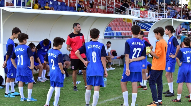 KEPEZ’İN FUTBOLCU FABRİKASI