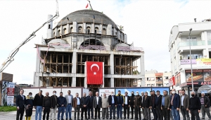 MERKEZ CAMİNİN KUBBE BETONU DUALARLA DÖKÜLDÜ