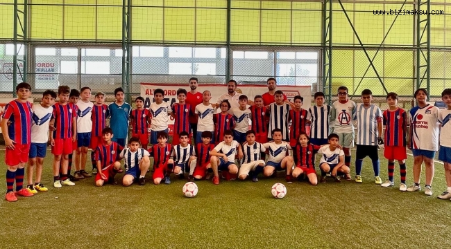 AKSU BELEDİYESPOR MİNİK TAKIMI 19 MAYIS GENÇLİK FUTBOL TURNUVASI ETKİNLİĞİNDE