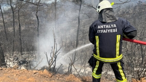  Büyükşehir İtfaiyesi Marmaris yangınında aktif görev alıyor