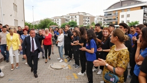 Başkan Böcek yeni eğitim öğretim yılını öğrencilerle karşıladı