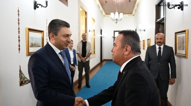 BÖCEK’İN İLK PROTOKOL ZİYARETİ VALİ ŞAHİN’E