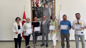 AKSU’DA ÖĞRETMENLER BAŞARI BELGELERİNİ ALDI