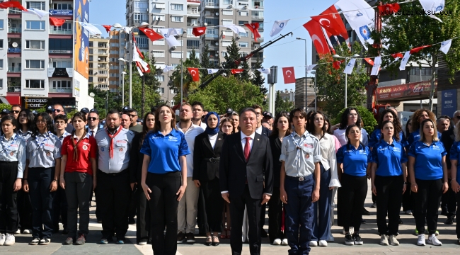 BÜYÜKŞEHİR BELEDİYESİ'NDE 19 MAYIS COŞKUSU TÖRENLE BAŞLADI