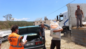  Büyükşehir’den çiftçilere gübre desteği 