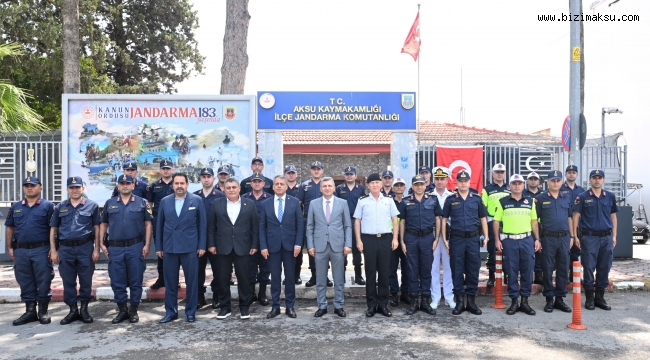 VALİ ŞAHİN, KAMU GÖREVLİLERİ VE VATANDAŞLARLA BAYRAMLAŞTI