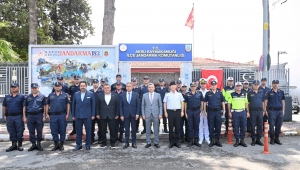 VALİ ŞAHİN, KAMU GÖREVLİLERİ VE VATANDAŞLARLA BAYRAMLAŞTI