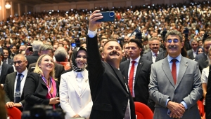  ANAHTAR PARTİ 1. YAŞINDA: “85 MİLYONLUK AİLEYİZ”