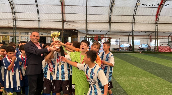 KÜÇÜK ERKEKLER FUTBOL MÜSABAKALARI SONA ERDİ