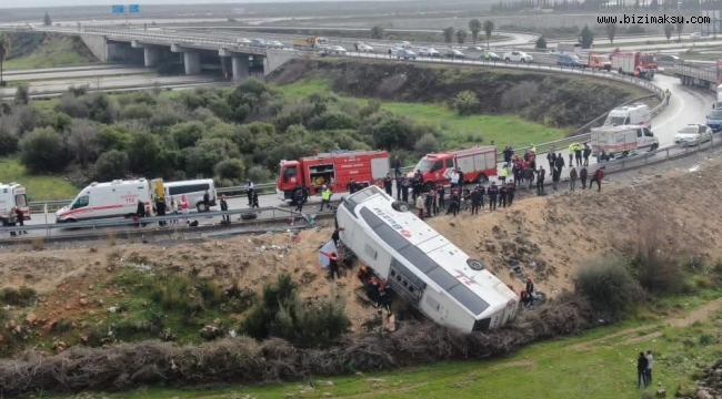 ANTALYA’DA YOLCU OTOBÜSÜ DEVRİLDİ: 8 ÖLÜ, 26 YARALI