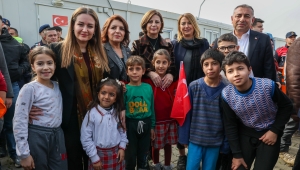 BAŞKAN VEKİLİ ÖZDEMİR DEPREM BÖLGESİNDE 