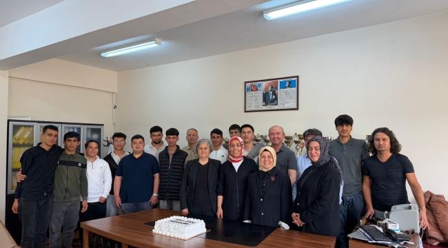 MEZUN OLACAK ÖĞRENCİLER KAHVALTI PROGRAMINDA BULUŞTU