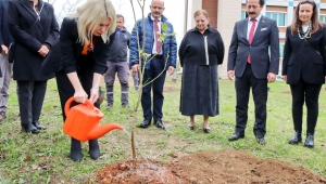 DAHA YEŞİL BİR AKDENİZ ÜNİVERSİTESİ İÇİN 5 BİN FİDAN DİKİLDİ