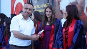 AKSU ORTAOKULU'NDA MEZUNİYET COŞKUSU 