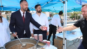 AKSU ÜLKÜ OCAKLARI AŞURE DAĞITTI