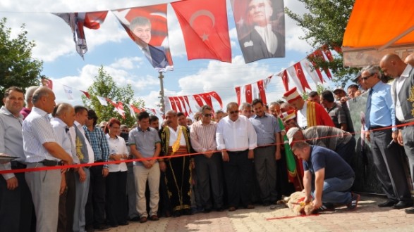 662. Elmalı Yeşil Yayla Yağlı Pehlivan Güreşleri Başladı