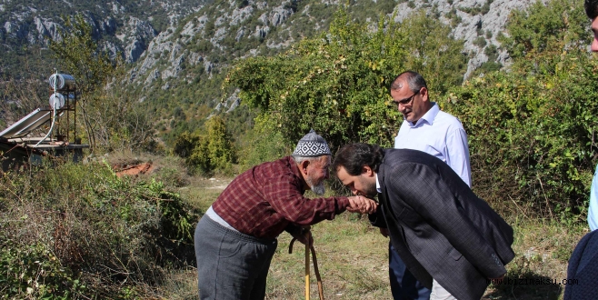  80 Yaşındaki Abdullah Dede’nin Cuma Namazı Sevinci