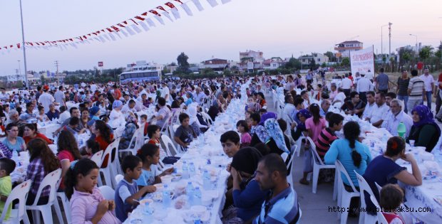 AKSU BELEDİYESİ'NDEN İFTAR YEMEĞİ
