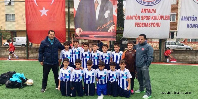 AKSULU FUTBOLCULAR SAHADA FIRTINA GİBİ