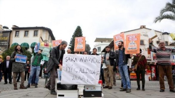 Antalya'da '17 Aralık' Protestosu