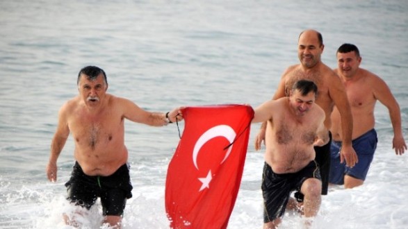 Antalya'da Aralık Ayında Deniz Keyfi