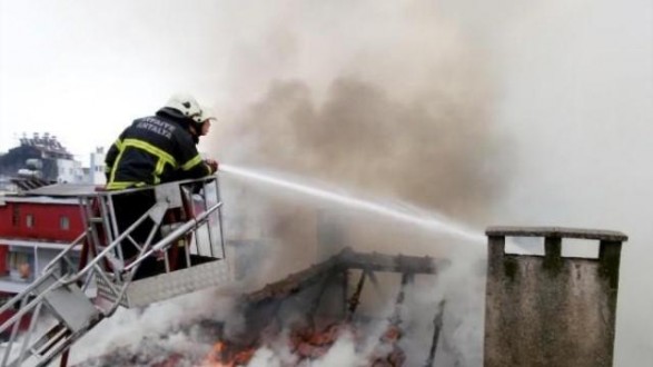 Antalya'da Korkutan Yangın