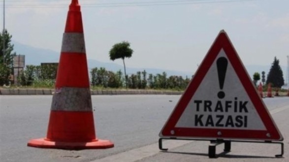 Antalya'da Midibüs Devrildi: 13 Yaralı