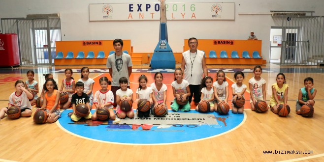  Antalya’da Yaz Spor Okulu Heyecanı Yaşanıyor