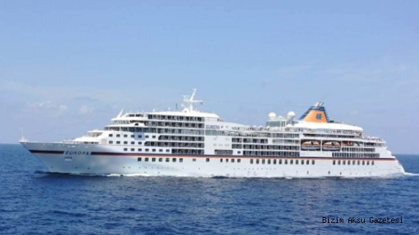 Antalya Limanı 2015 Kruvaziyer Sezonunu Açtı