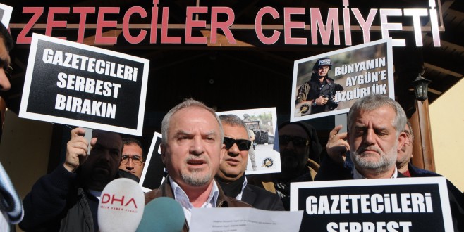 ANTALYALI GAZETECİLERDEN BÜNYAMİN AYGÜN’E DESTEK