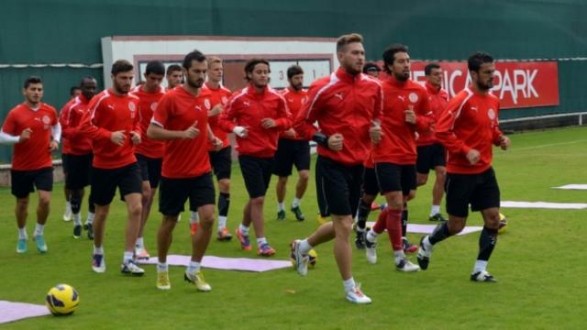 Antalyaspor Evinde Kaybetmiyor