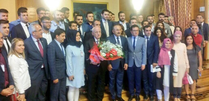 ATAY USLU ANTALYA GENÇLİĞİNE TBMM'DE BOMBALANAN YERLERİ GÖSTERDİ