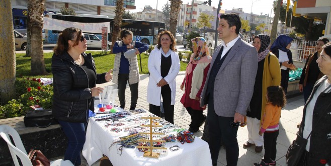 BAŞKAN GENÇ, EL EMEĞİ PAZARINDA KADINLARIN MİSAFİRİ OLDU