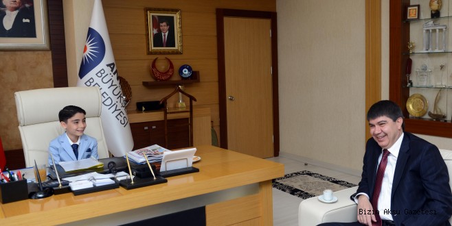 Başkan Türel, koltuğunu Yusuf Berke İlhan’a bıraktı