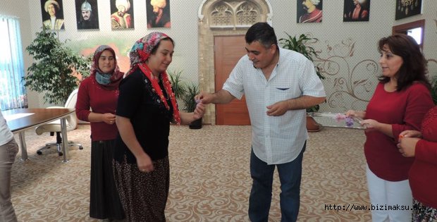 BAYAN ÇİFTÇİLERE ALTIN ÖDÜLÜ