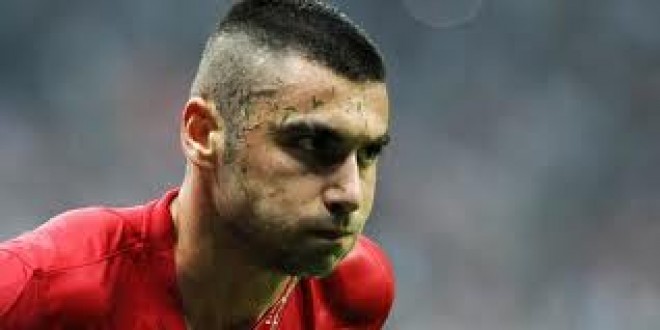 Burak Yılmaz'ın Nişanlısıyla Dürüm Keyfi
