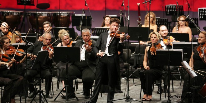 Büyüleyici Keman Virtüözünden, Büyüleyici Konser