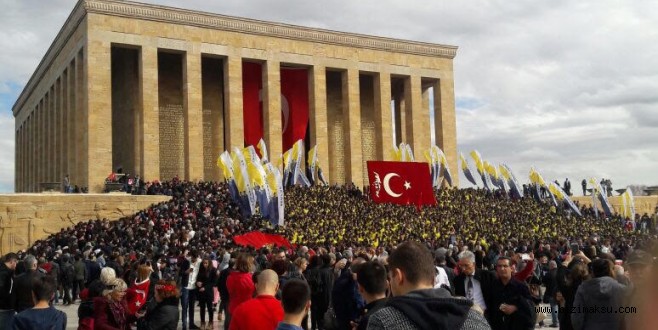 CHP GENÇLİĞİ ATA’NIN HUZURUNDA