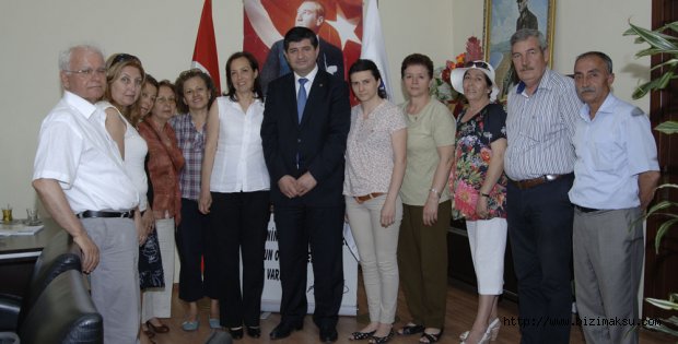 CHP Muratpaşa Kadın Kolları’dan Başkan Arı’ya ziyaret