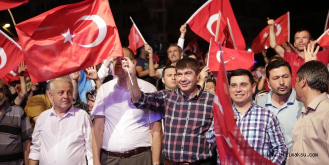 Darbeye Karşı Demokrasi Nöbeti Sürüyor